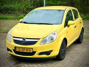 hatchback Opel Corsa 1.2 16V Essentia, 12-ZF-KG