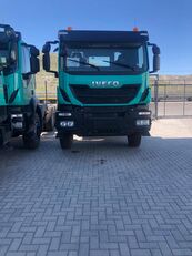 camião chassi IVECO TRAKKER novo