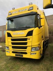 camião de toldo Scania R450