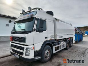 camião de transporte de combustivel Volvo FM