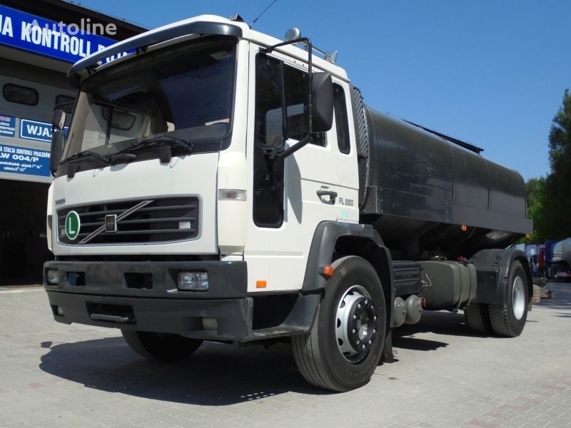 camião de transporte de leite Volvo FL220