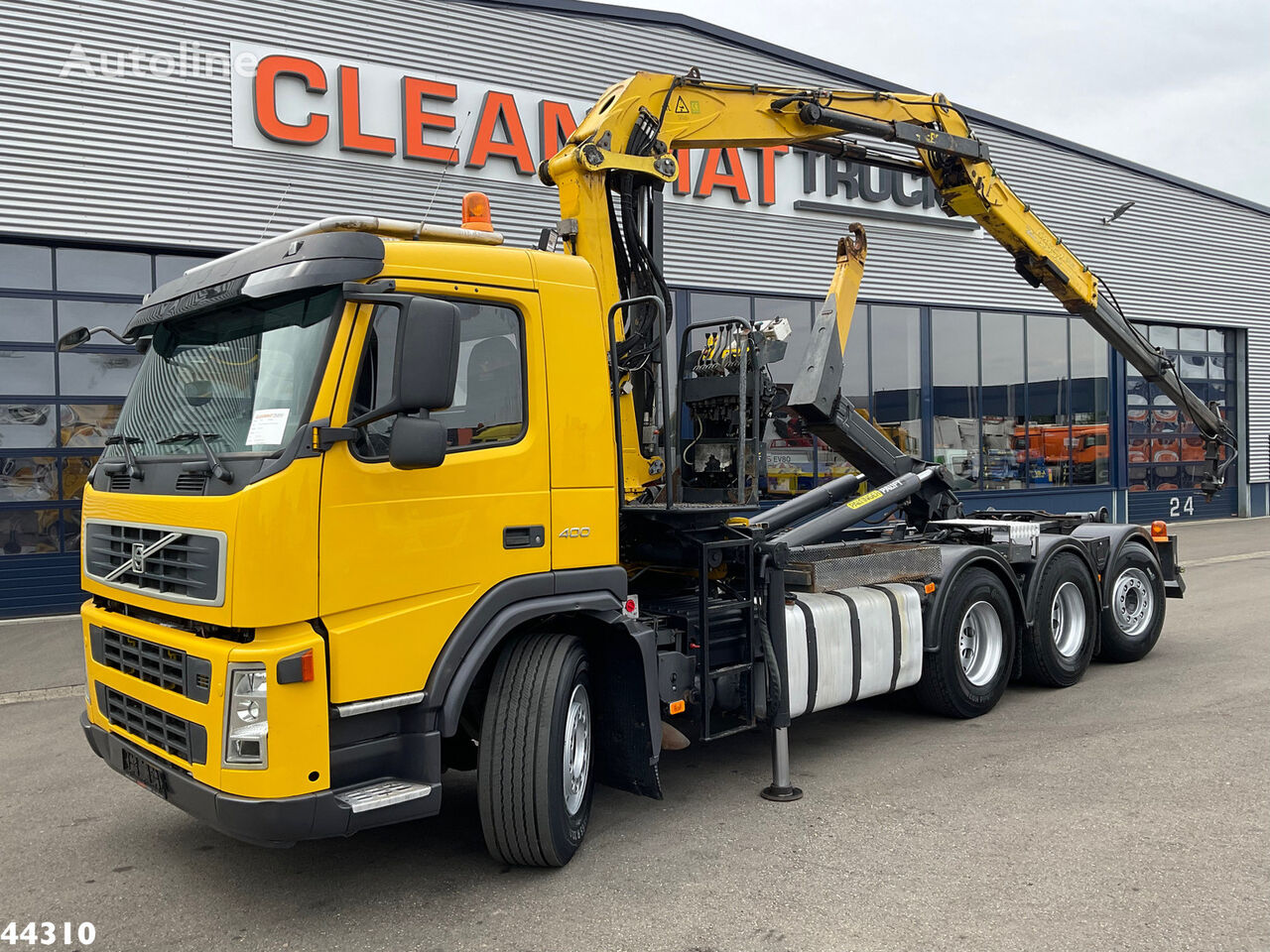 camião polibenne Volvo FM 400 8x4 Palfinger 16 Tonmeter Z-kraan