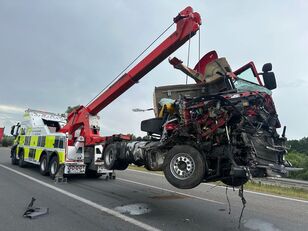 caminhão de reboque IVECO Trakker 8x4 OMARS Boom Crane