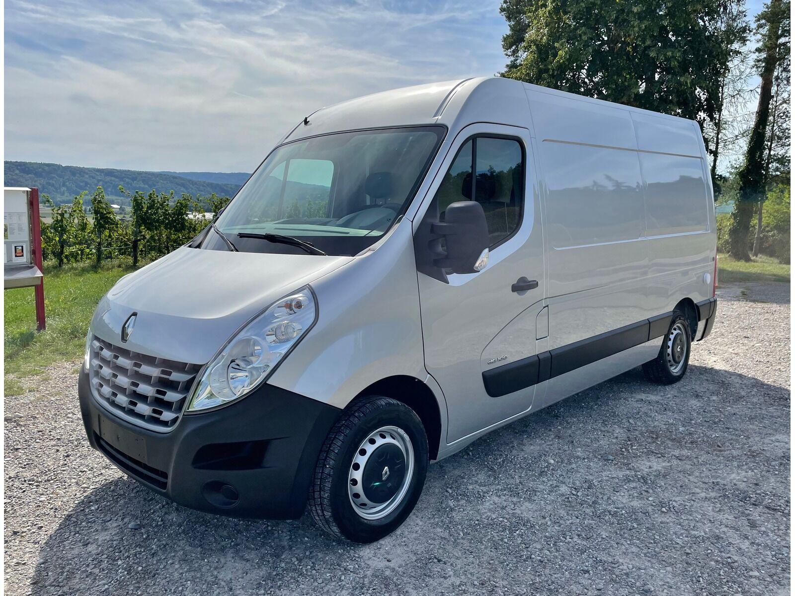 Camião de toldo < 3.5t Renault Master P+P a venda Hungria Budapest