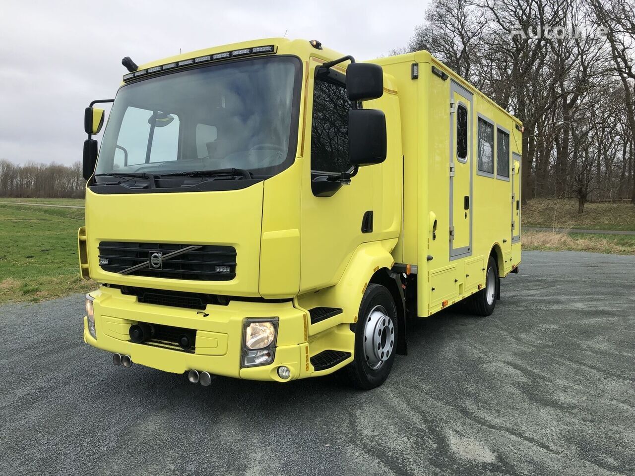 Ambulância Volvo FL Ambulance Mobile Intensive Care Unit a venda ...