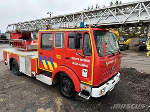 carro de bombeiros Mercedes-Benz 1424F