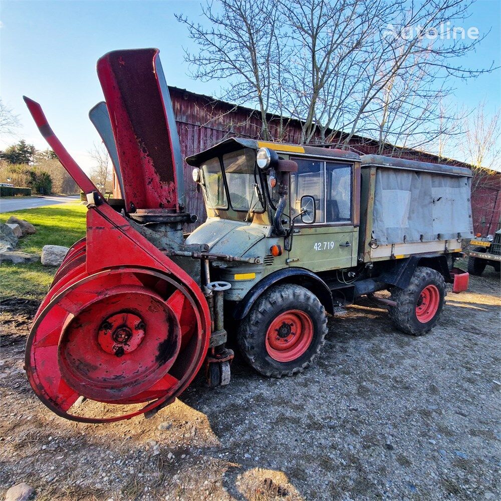 varredora Mercedes-Benz Unimog 406 4X4